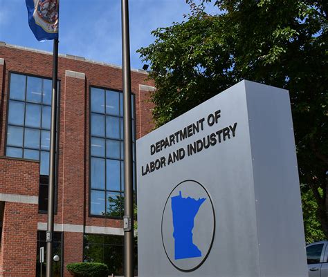 Minnesota department of labor and industry - If gross annual receipts are between $1 million and $5 million, the renewal fee is $605. If gross annual receipts are more than $5 million, the renewal fee is $705. A $90 late fee is added when a completed renewal is not received by the license expiration date. Submit renewals as early as possible to avoid delays and a possible lapse in licensure. 